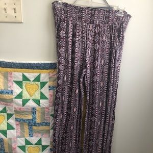 Amazingly comfy pleated dark maroon pants! XL